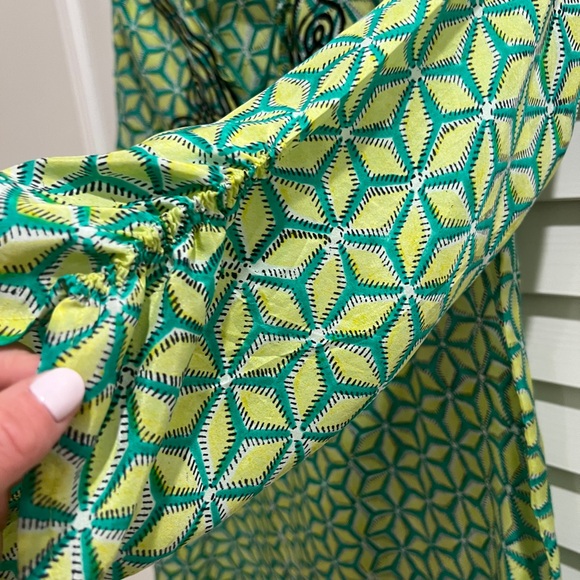 Roller Rabbit Silk Tunic Size M green/yellow with black detail - Picture 3 of 3